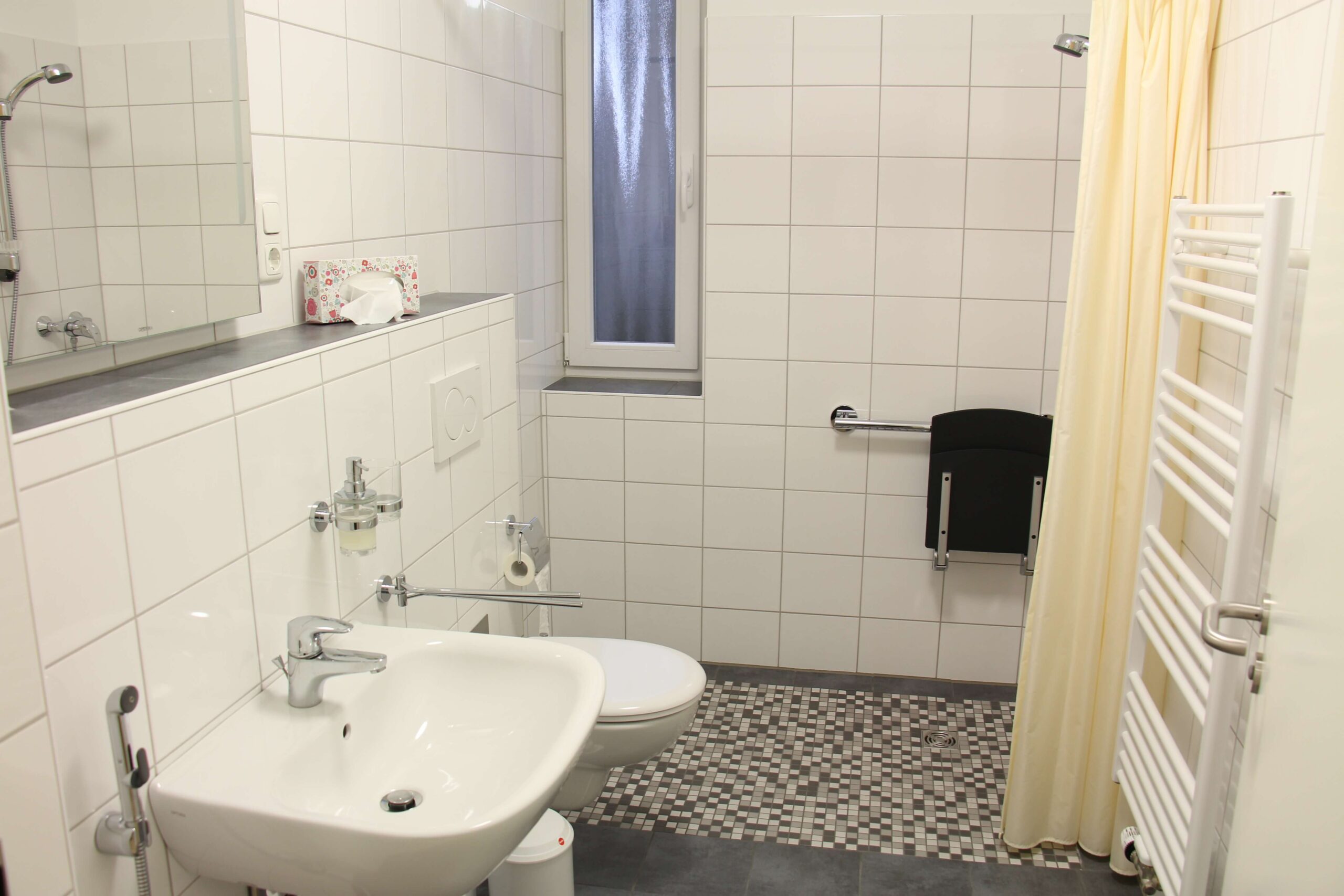 gaestewohnung-hallstrasse_bad-02